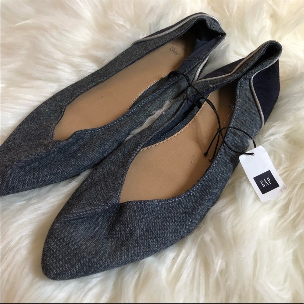 💕 BRAND NEW GAP FLATS 💕